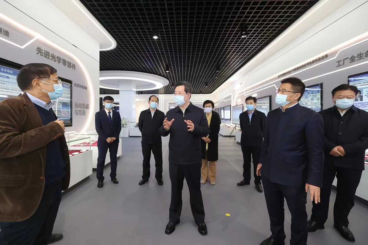 楼阳生到省科学院调研时强调 建设科研同步推进 加快打造创新高峰 楼阳生到省科学院调研时强调 建设科研同步推进 加快打造创新高峰